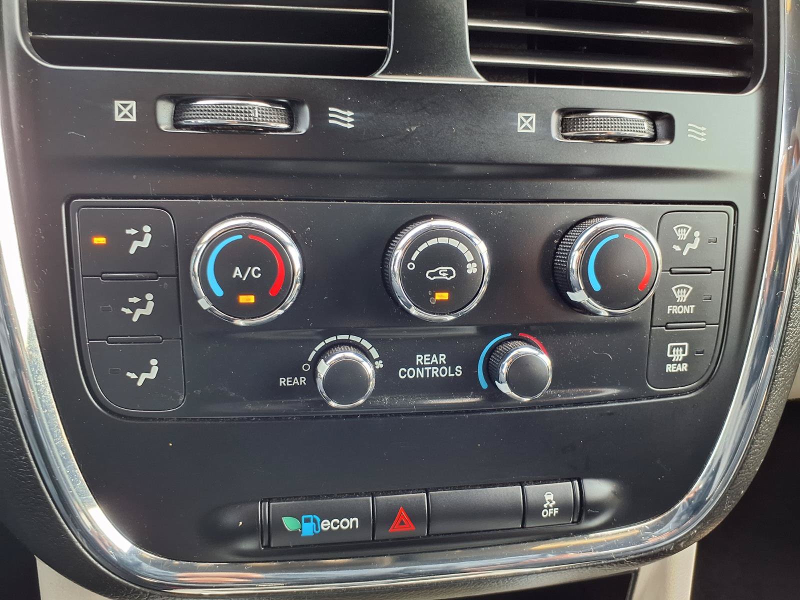 Used 2019 Dodge Grand Caravan SXT FWD image 9