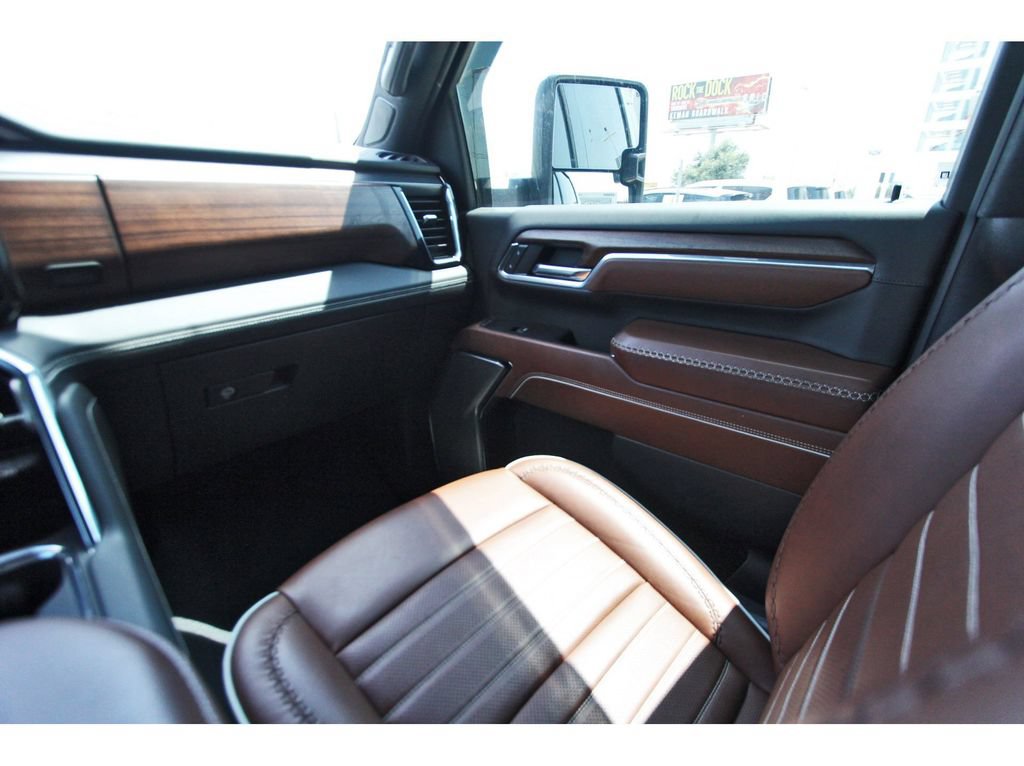 Used 2024 GMC Sierra 2500 Denali Ultimate w/ Snow Plow Prep/Camper Package AWD/4WD image 8