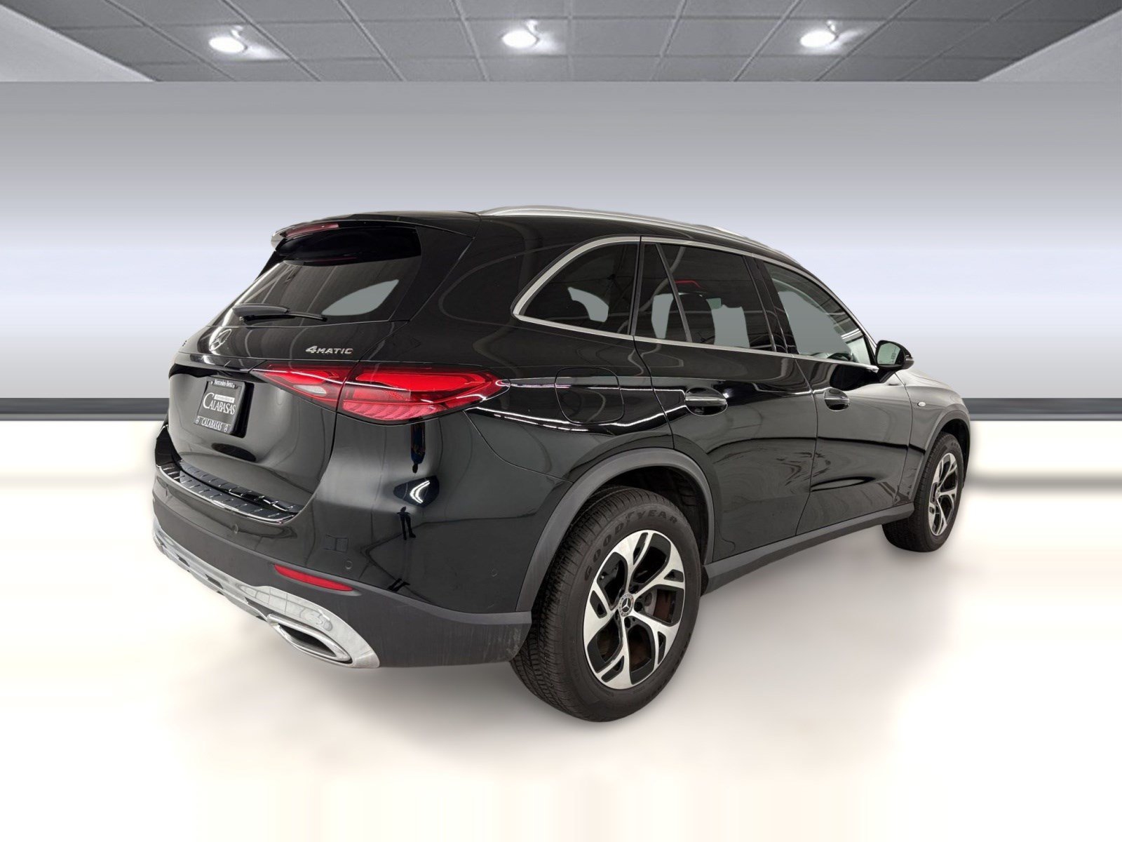 Used 2025 Mercedes-Benz GLC 350e 4MATIC image 9