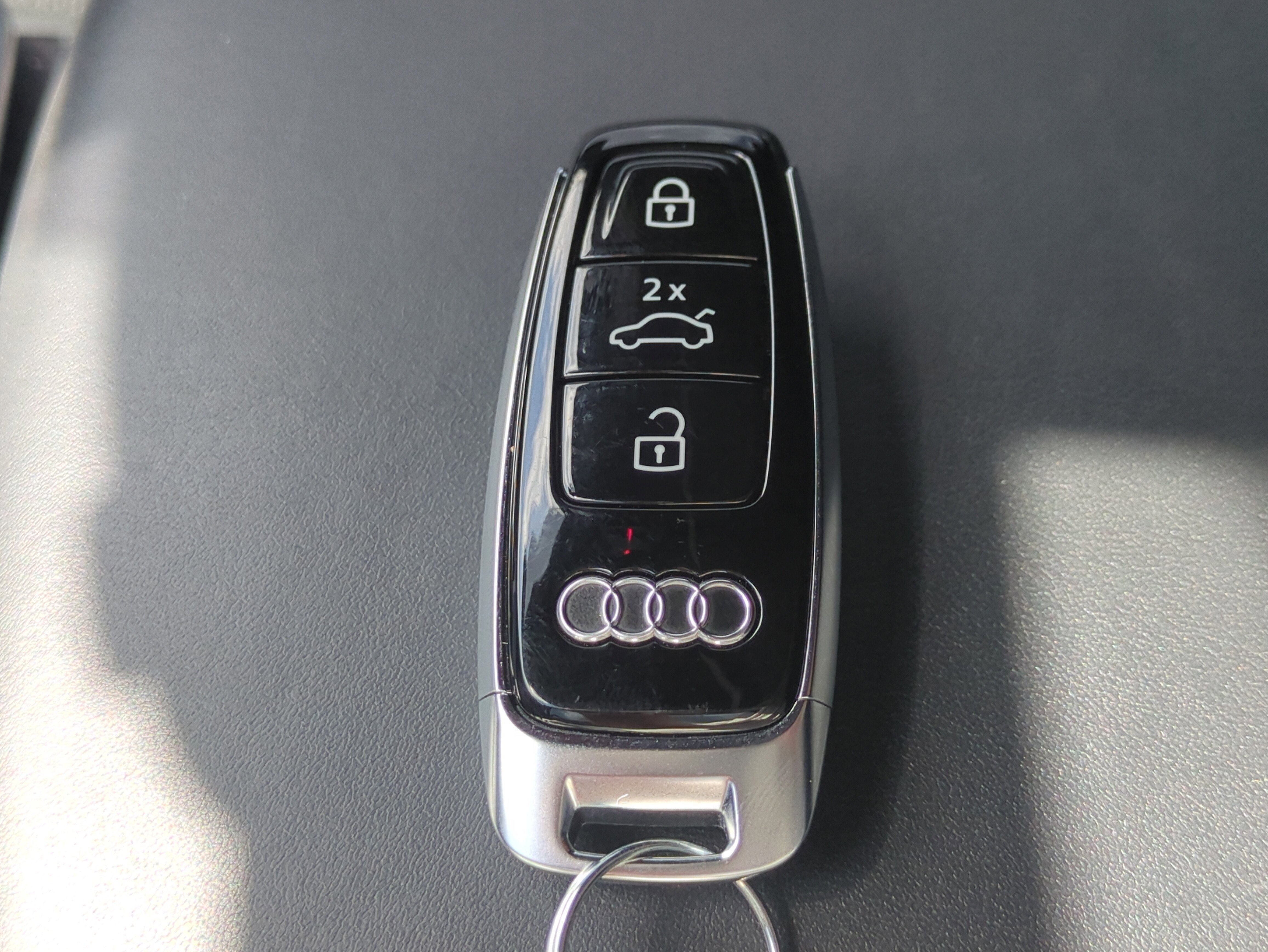 Used 2025 Audi SQ7 Premium Plus w/ Executive Package image 32