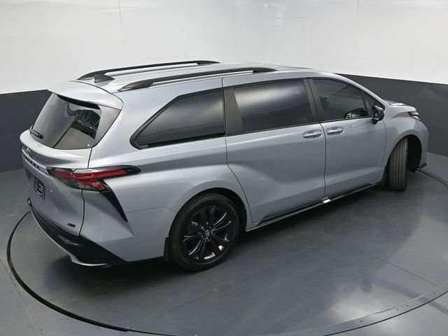 Used 2025 Toyota Sienna XSE FWD image 41