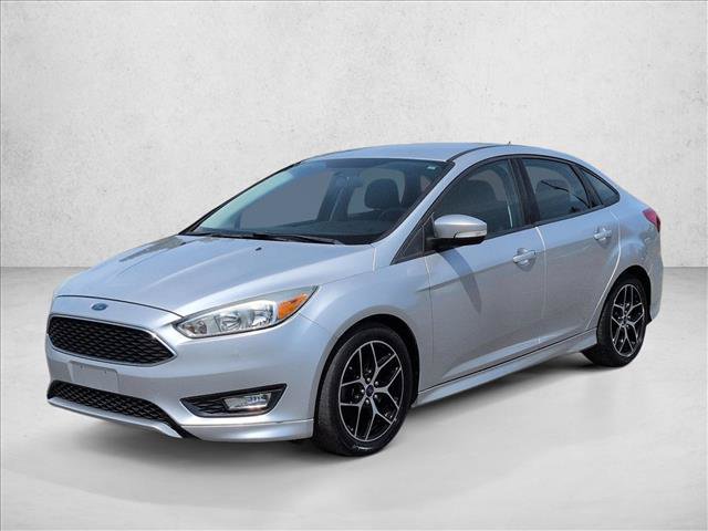 Used 2015 Ford Focus SE w/ SE Sport Package FWD image 4