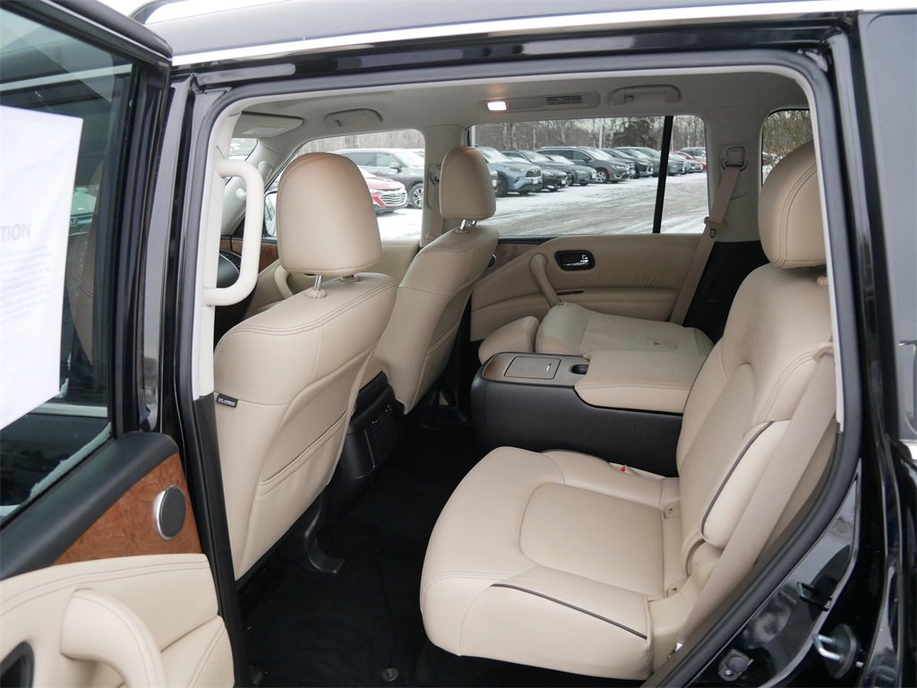 Used 2024 Nissan Armada SL w/ Captain's Chairs Package image 11