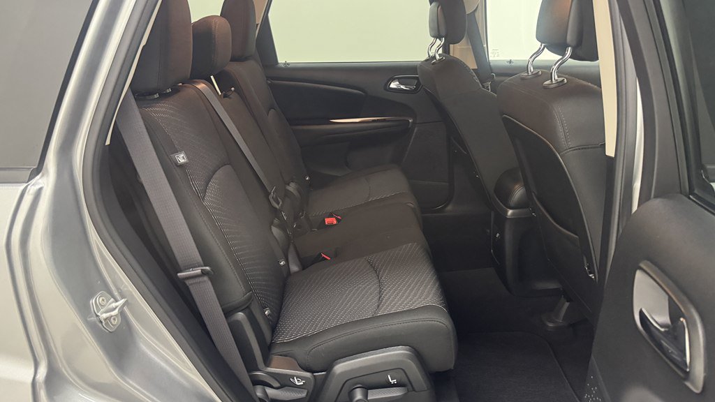 Used 2020 Dodge Journey SE w/ SE Popular Equipment Group FWD image 24