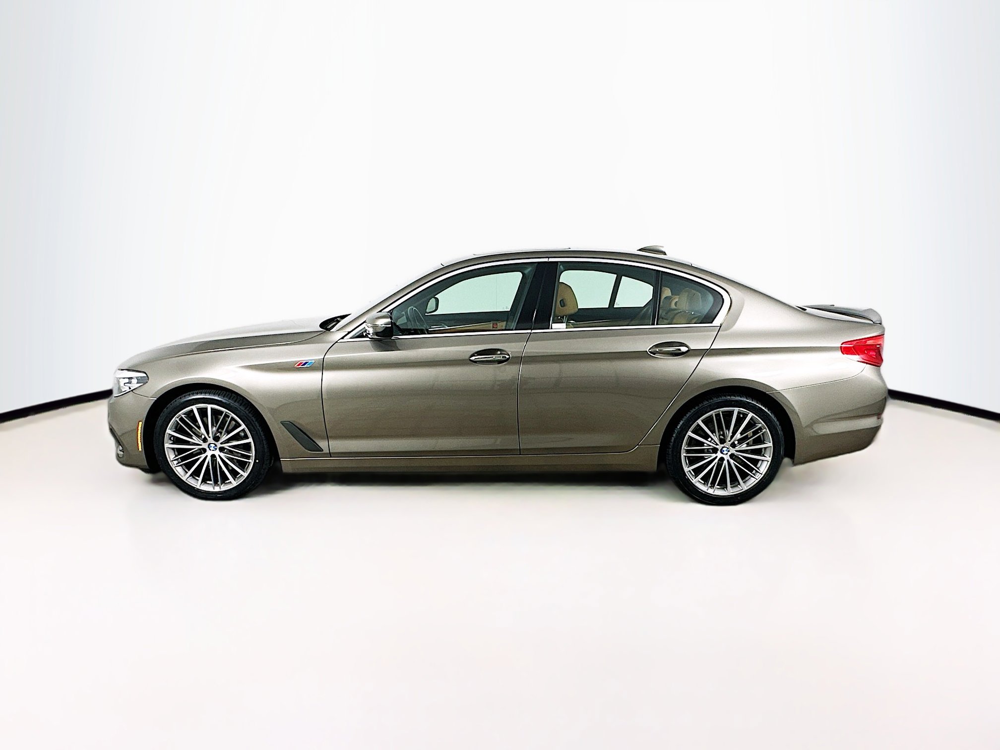 Used 2018 BMW 530i image 4