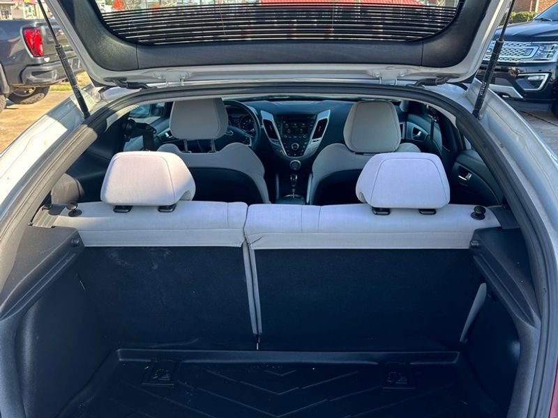 Used 2012 Hyundai Veloster image 10