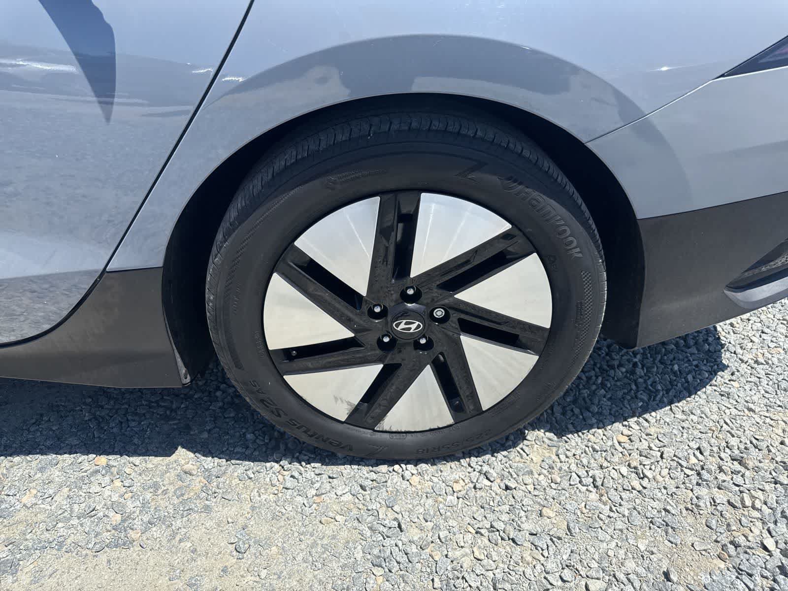 Used 2024 Hyundai Ioniq 6 SE RWD image 10