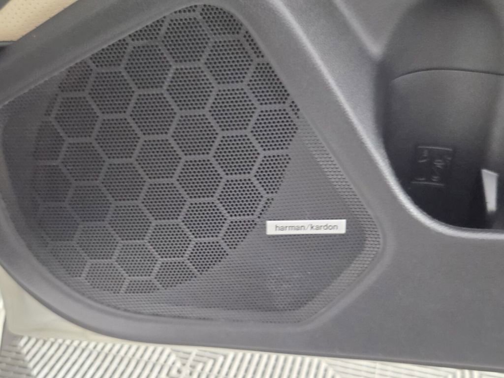 Used 2015 Subaru Legacy 2.5i Limited image 50