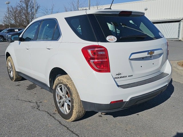 Used 2017 Chevrolet Equinox LS image 4