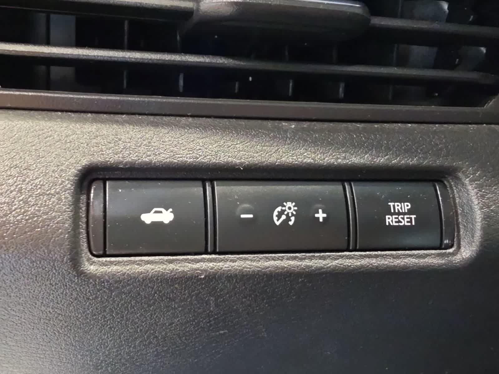 Used 2023 Nissan Altima 2.5 SR FWD image 17