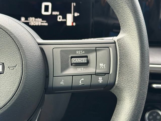 Used 2025 Nissan Kicks S AWD/4WD image 39