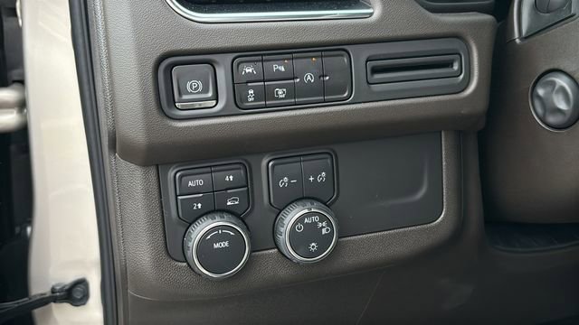 Used 2023 Chevrolet Tahoe LT w/ Luxury Package image 35