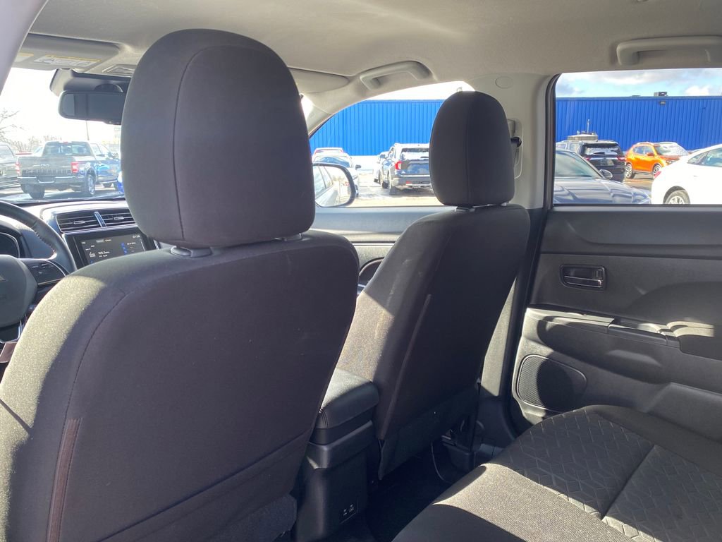 Used 2025 Mitsubishi Outlander Sport ES image 14