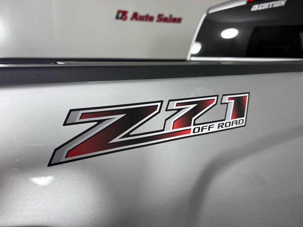 Used 2018 Chevrolet Silverado 1500 Custom w/ Custom Value Package AWD/4WD image 13