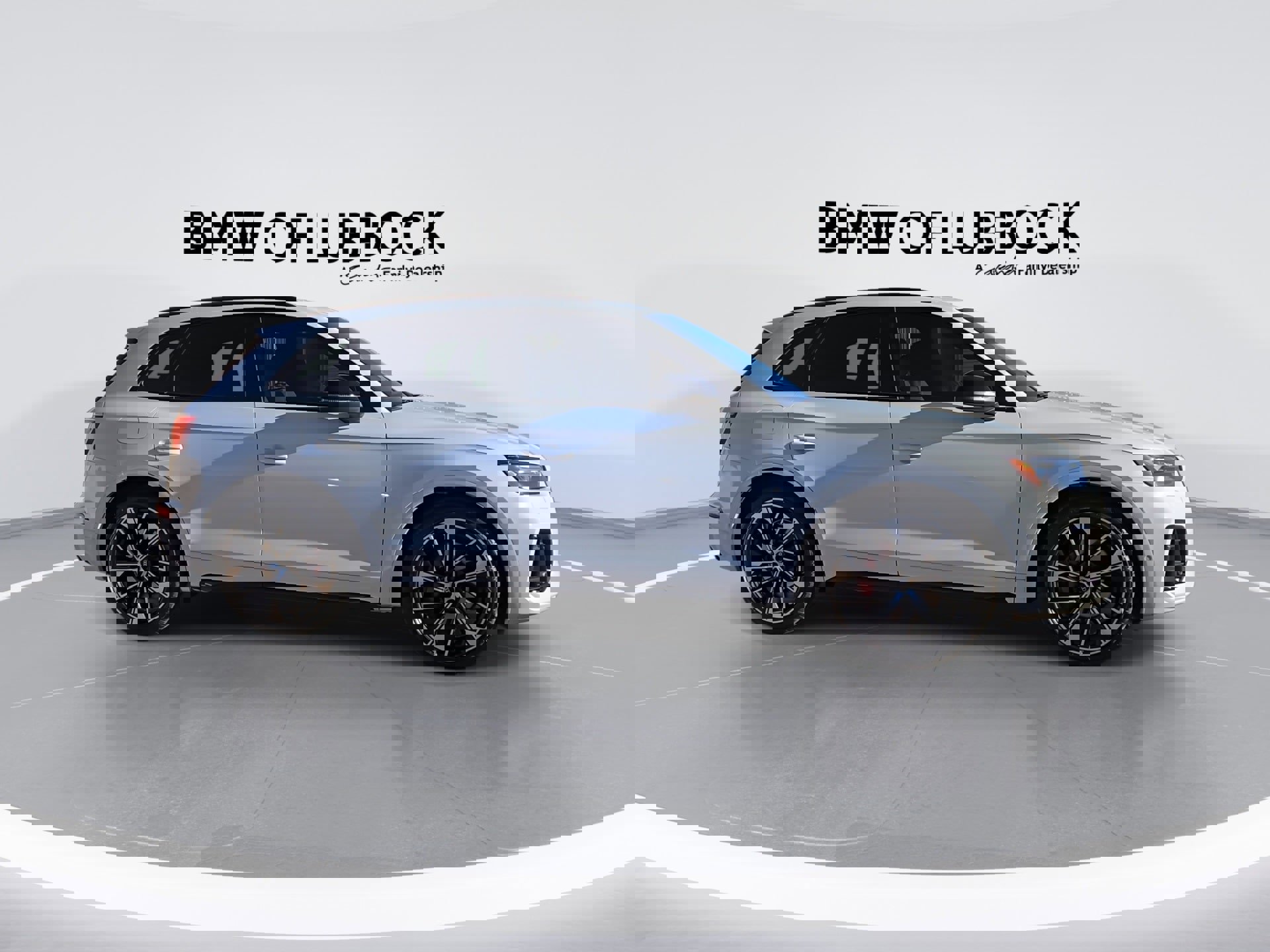 Used 2024 Audi SQ5 Prestige image 2