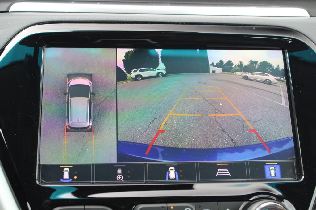 Used 2021 Chevrolet Bolt Premier w/ Infotainment Package FWD image 23