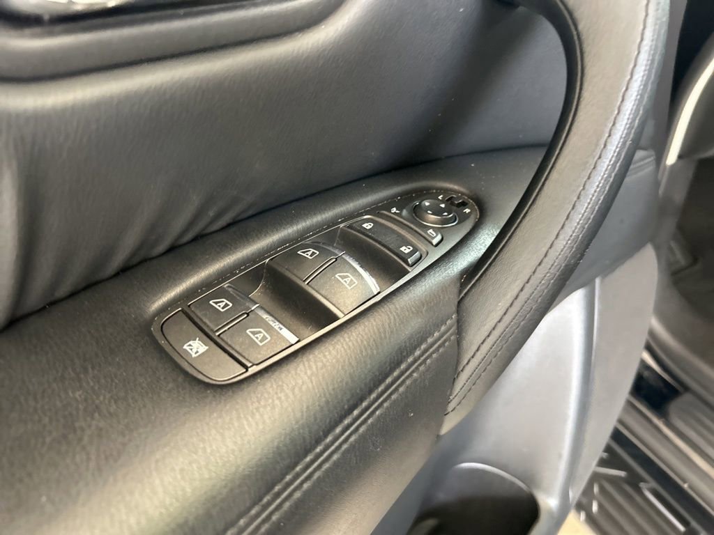 Used 2022 Nissan Armada SL w/ Captain's Chairs Package image 49