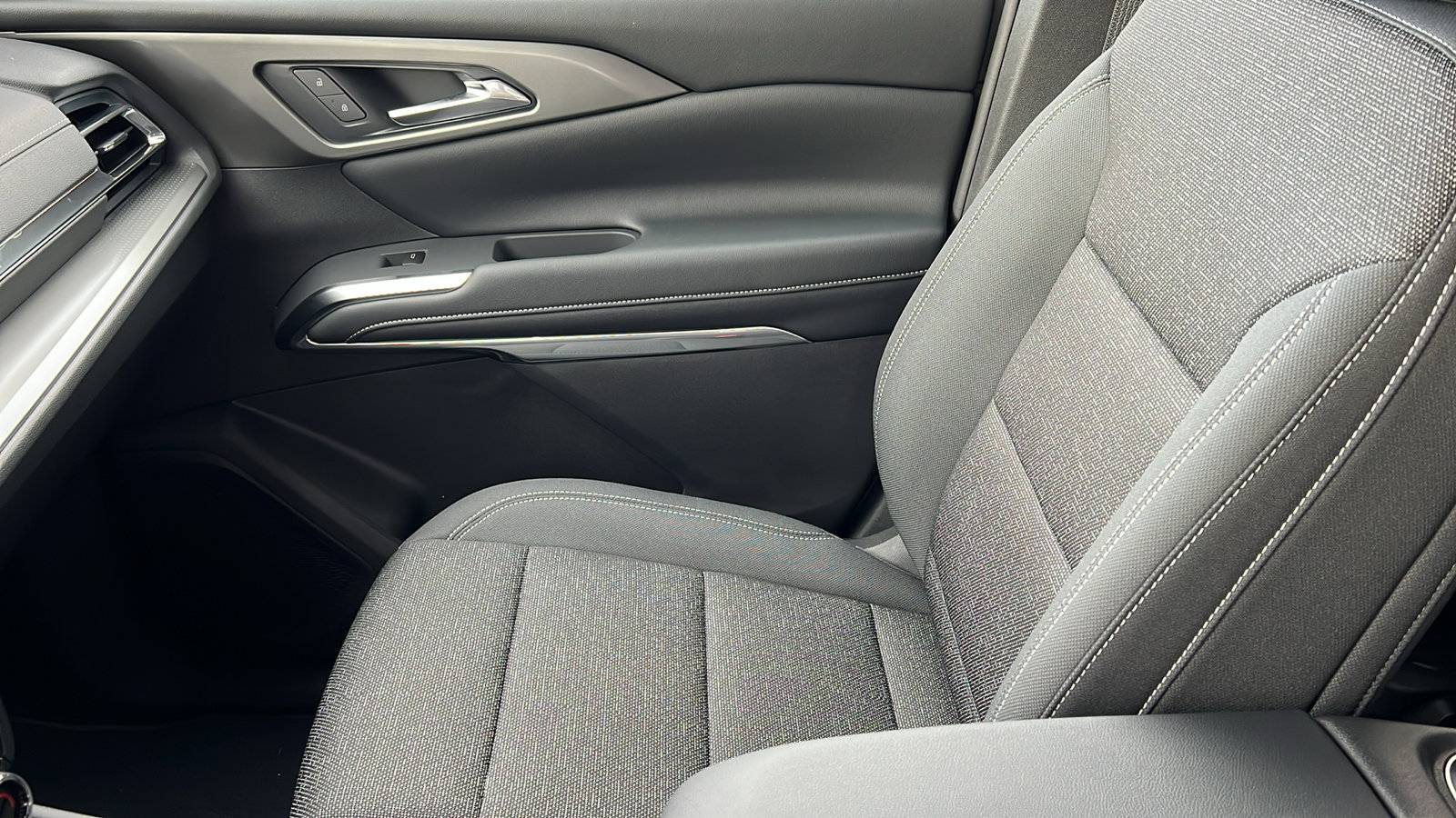 New 2026 Chevrolet Traverse LT w/ Driver Confidence Package image 19