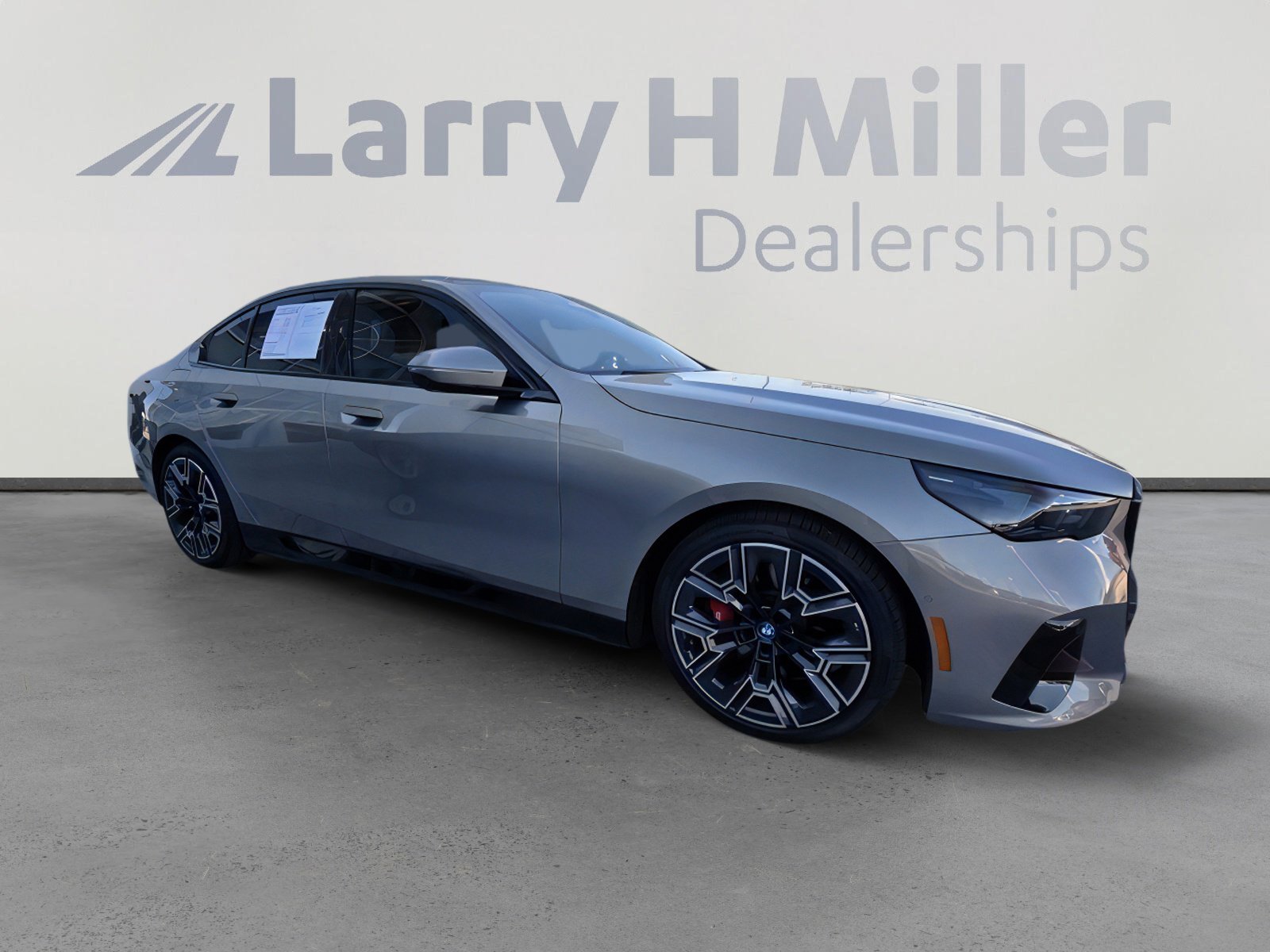 Used 2025 BMW i5 eDrive40i w/ M Sport Package image 7