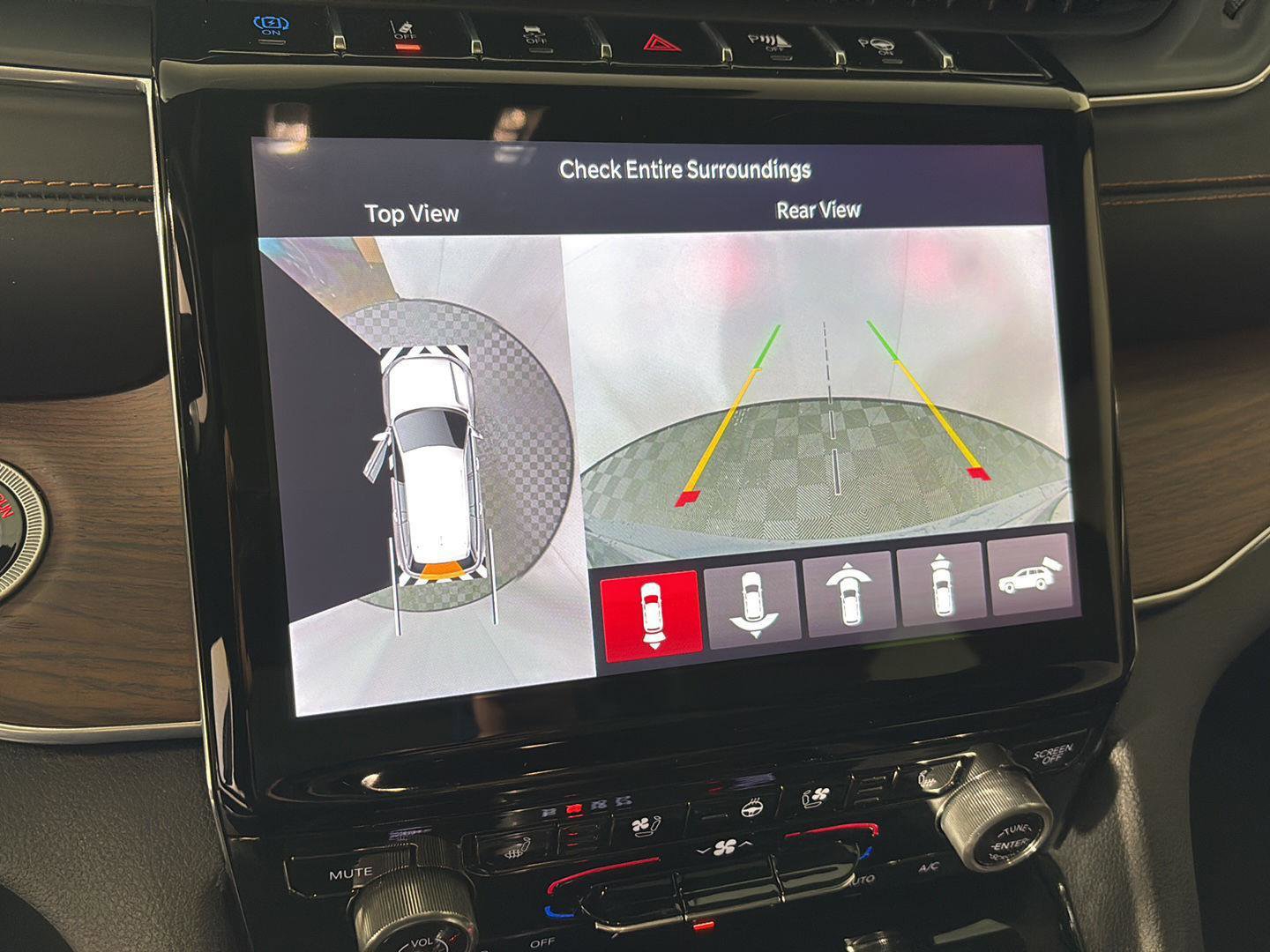 Used 2022 Jeep Grand Cherokee Summit w/ Advanced Protech Group IV image 11