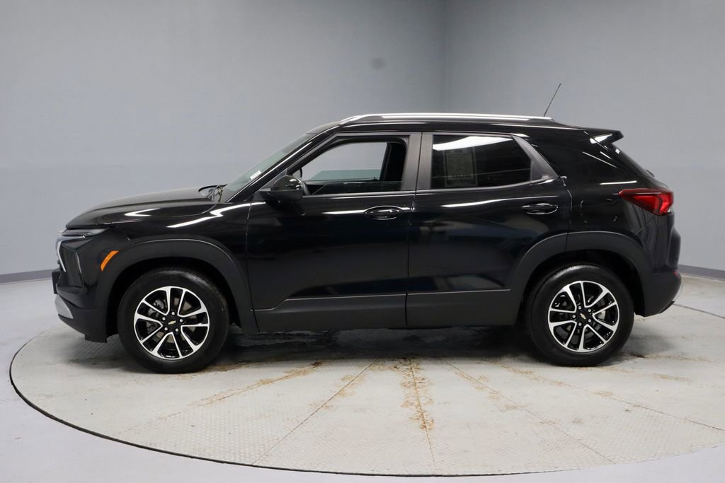 Used 2024 Chevrolet TrailBlazer LT w/ Driver Confidence Package FWD image 8