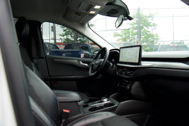 Certified 2024 Ford Escape SE FWD image 21