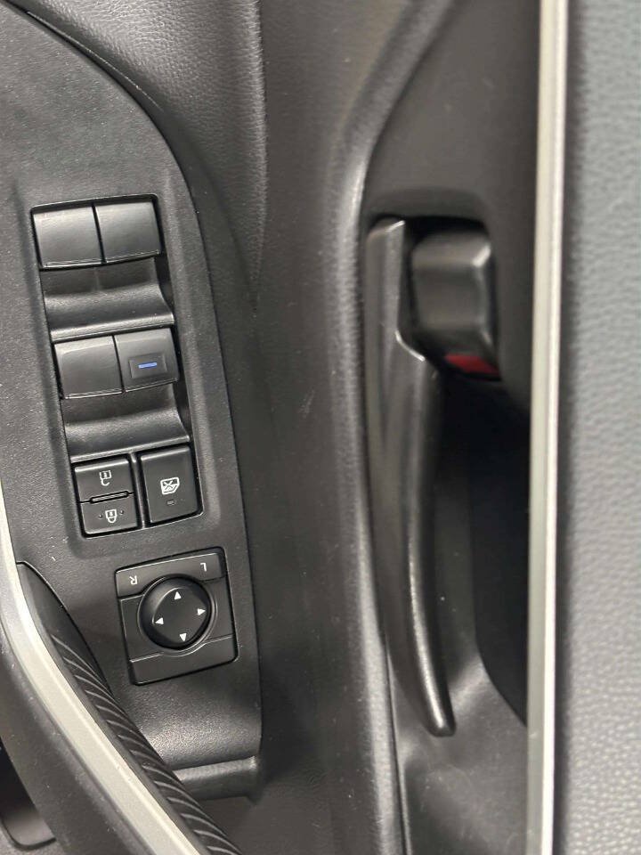 Used 2021 Toyota RAV4 LE FWD image 26