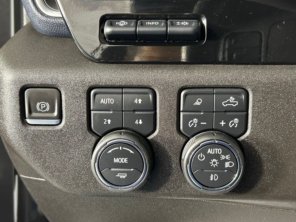 Used 2024 Chevrolet Silverado 3500 High Country w/ Technology Package image 31