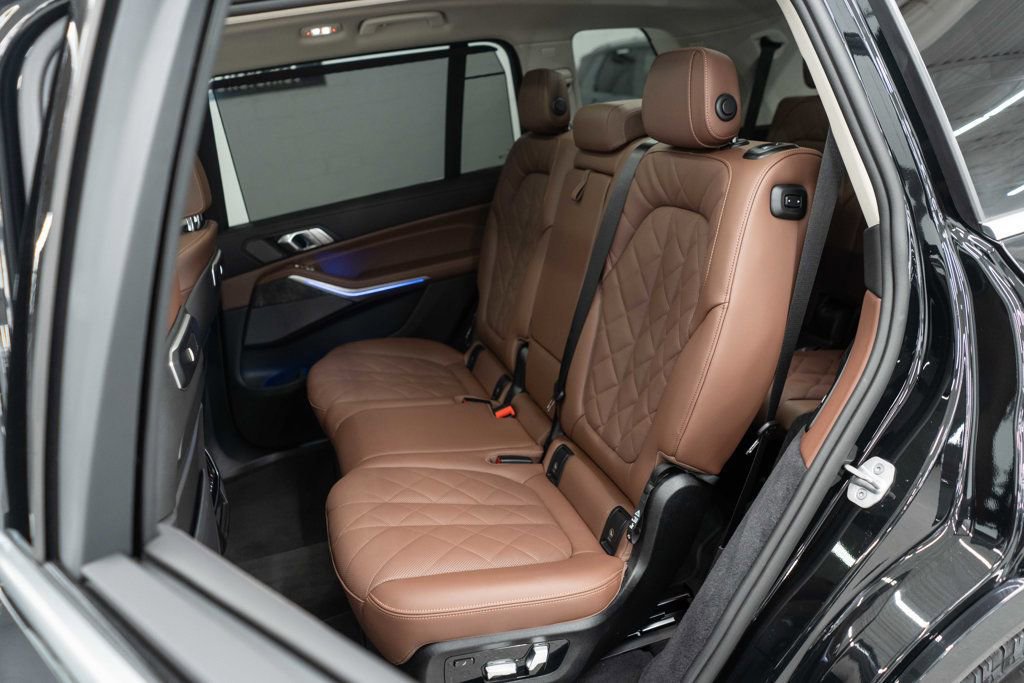 Used 2026 BMW X7 xDrive40i image 18