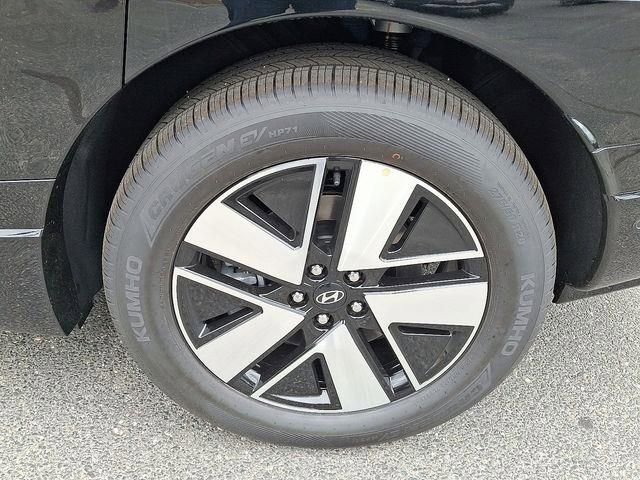 New 2026 Hyundai Ioniq 9 SEL image 5