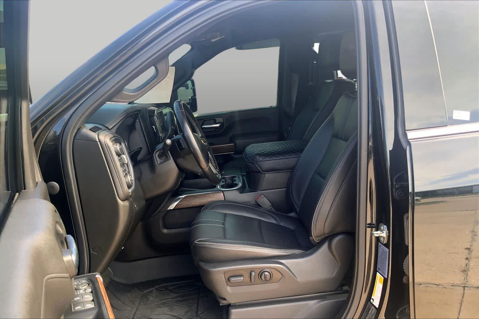 Used 2022 Chevrolet Silverado 2500 High Country w/ Z71 Off-Road Package AWD/4WD image 8