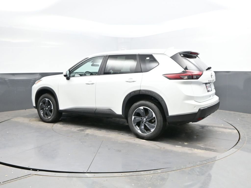 Used 2025 Nissan Rogue SV AWD/4WD image 7