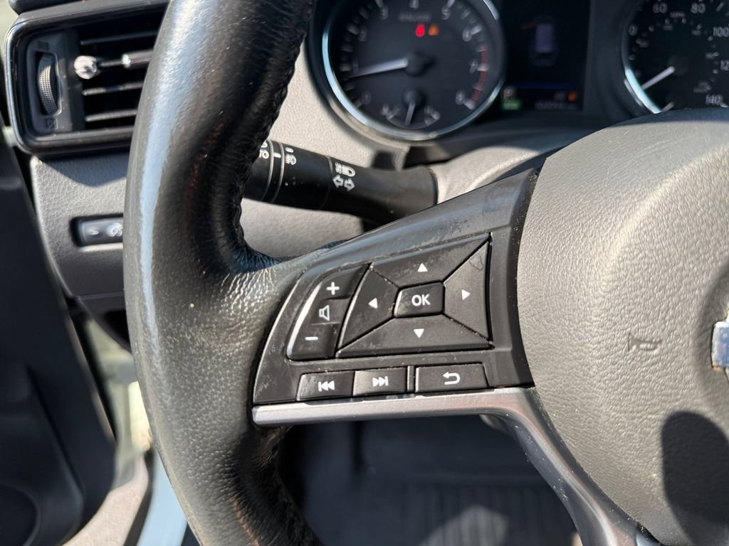 Used 2018 Nissan Rogue SL w/ Premium Package FWD image 32
