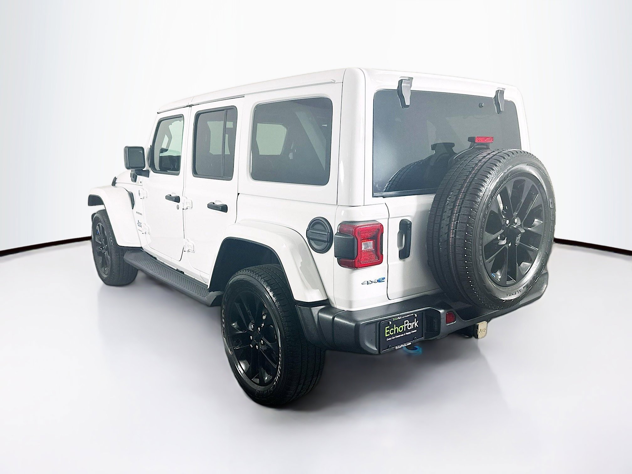Used 2023 Jeep Wrangler Sahara w/ Cold Weather Group image 5