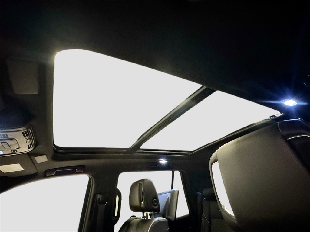 Used 2021 Cadillac Escalade Premium Luxury image 25