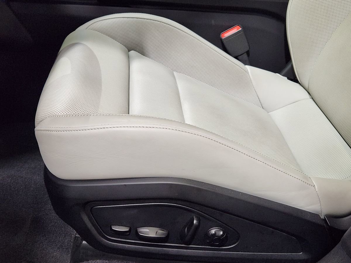 Used 2021 Porsche Taycan image 43
