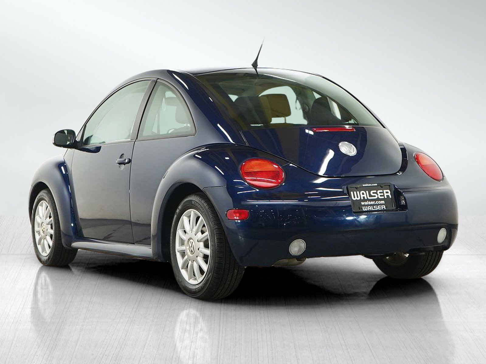 Used 2004 Volkswagen Beetle GLS FWD image 3