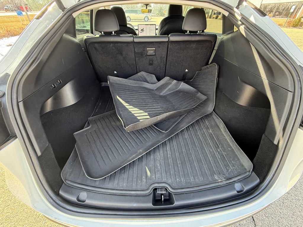 Used 2021 Tesla Model Y Long Range image 16