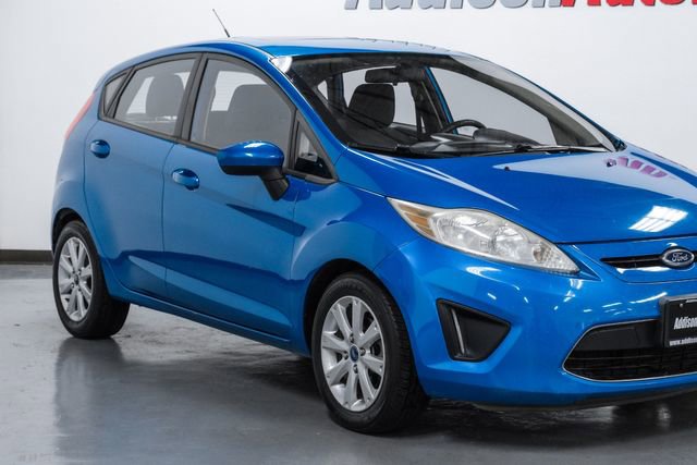 Used 2012 Ford Fiesta SE w/ Moon & Mood Pkg FWD image 9