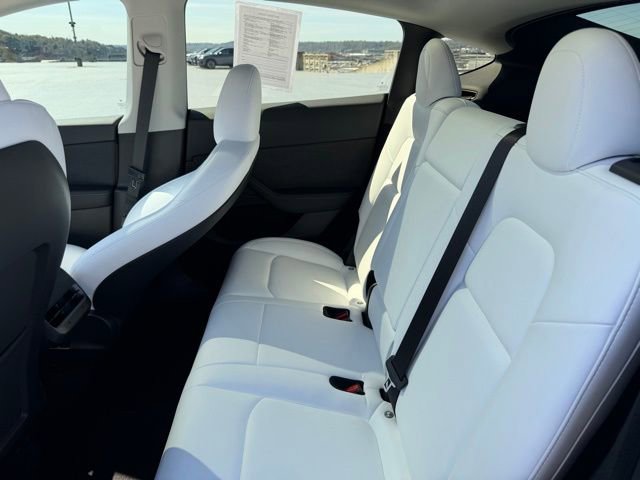 Used 2023 Tesla Model Y Performance image 10
