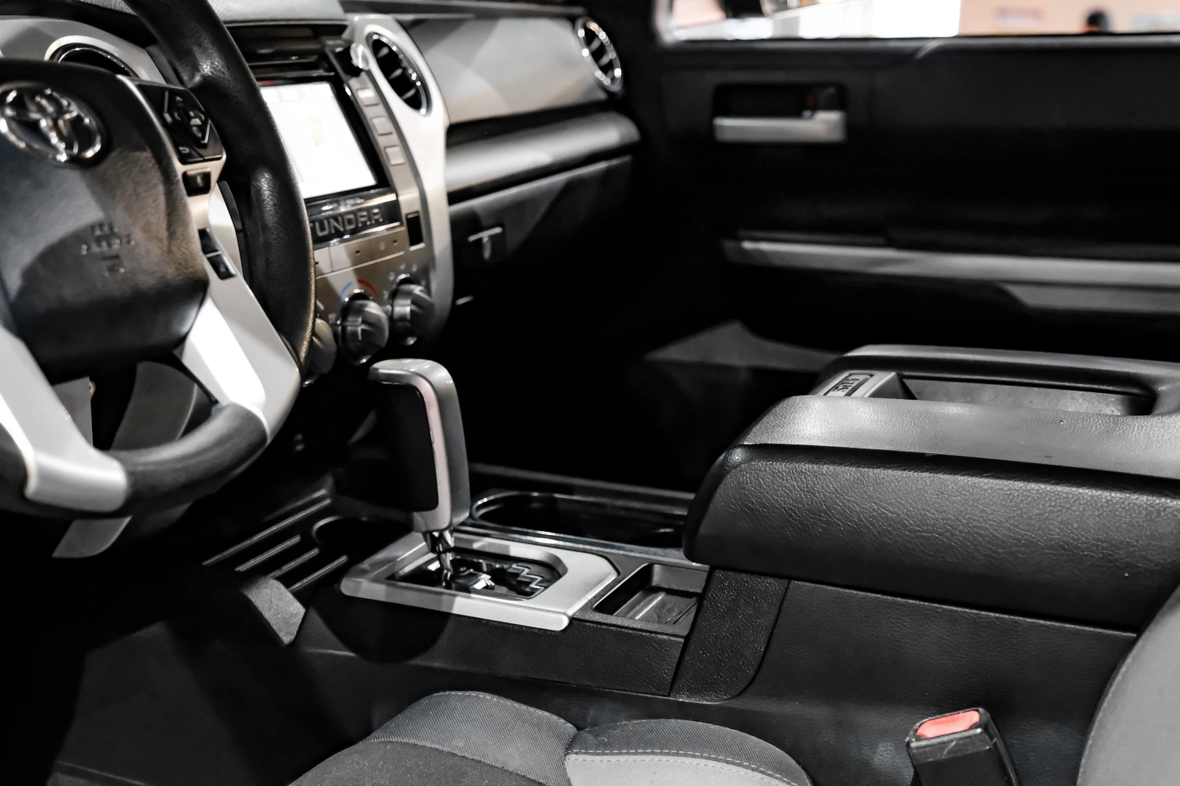 Used 2019 Toyota Tundra SR5 w/ SR5 Upgrade Package AWD/4WD image 31