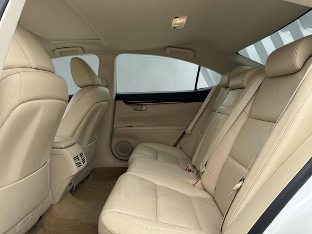 Used 2014 Lexus ES 350 w/ Luxury Package FWD image 11