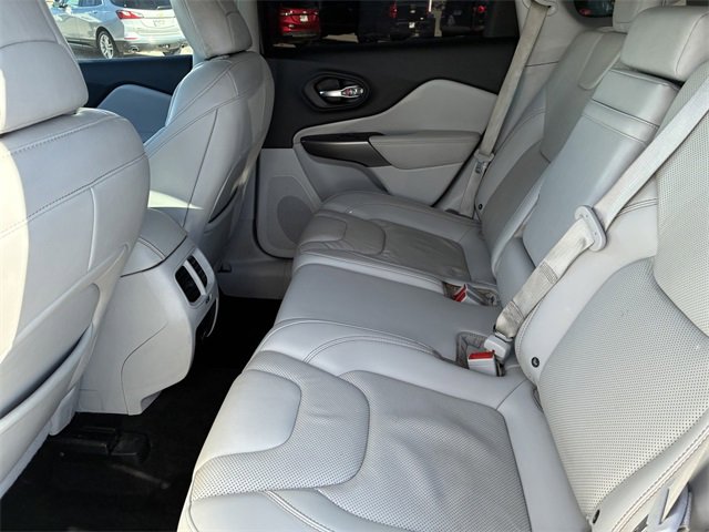 Used 2019 Jeep Cherokee Limited image 12