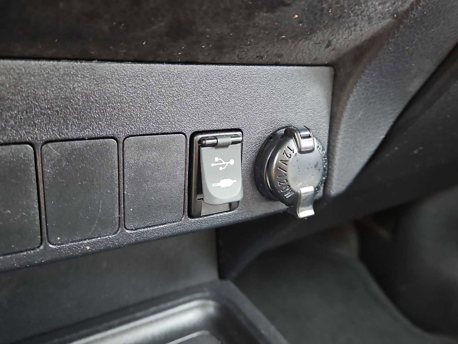 Used 2015 Toyota RAV4 XLE image 30