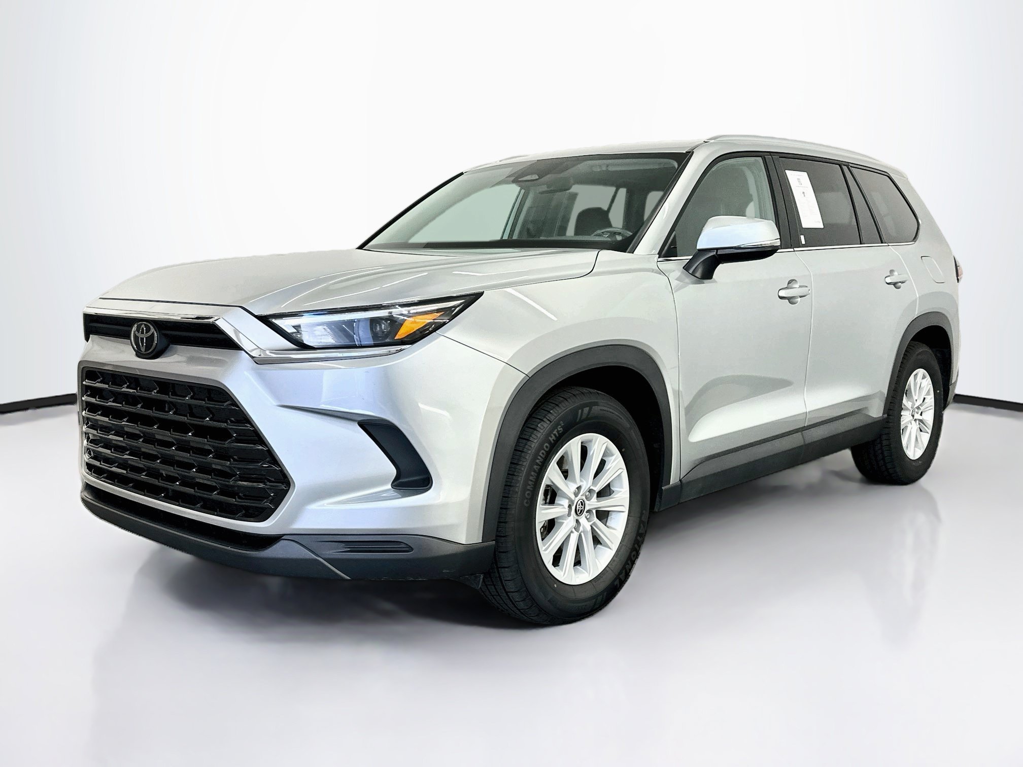 Used 2025 Toyota Grand Highlander AWD image 3