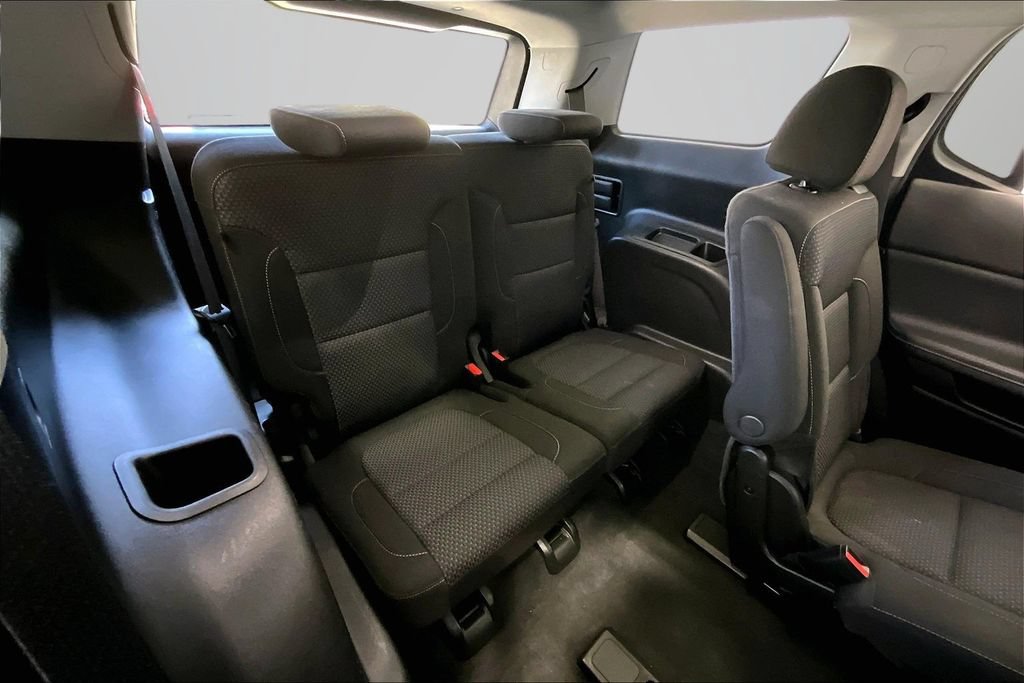 Used 2023 GMC Acadia SLE w/ Driver Convenience Package FWD image 25