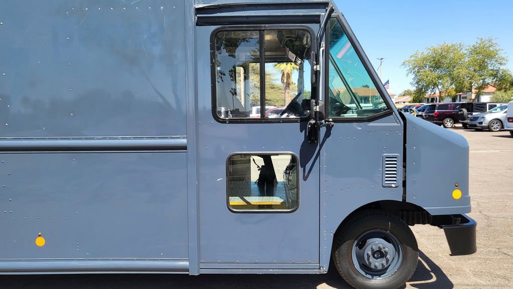 Used 2019 Ford E-450 and Econoline 450 Super Duty RWD image 19