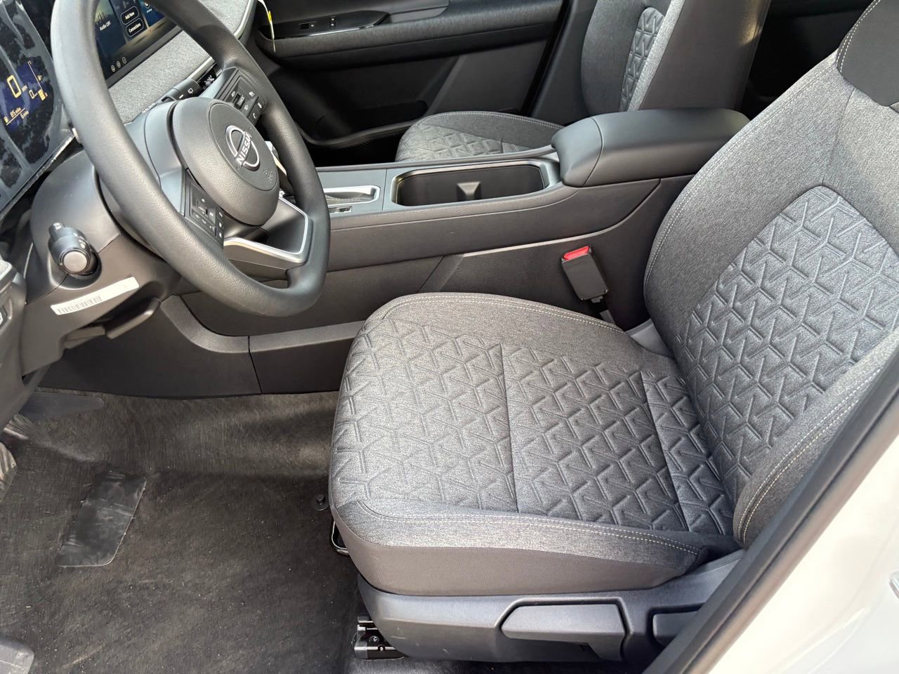 New 2026 Nissan Kicks SV w/ SV Premium Package FWD image 17