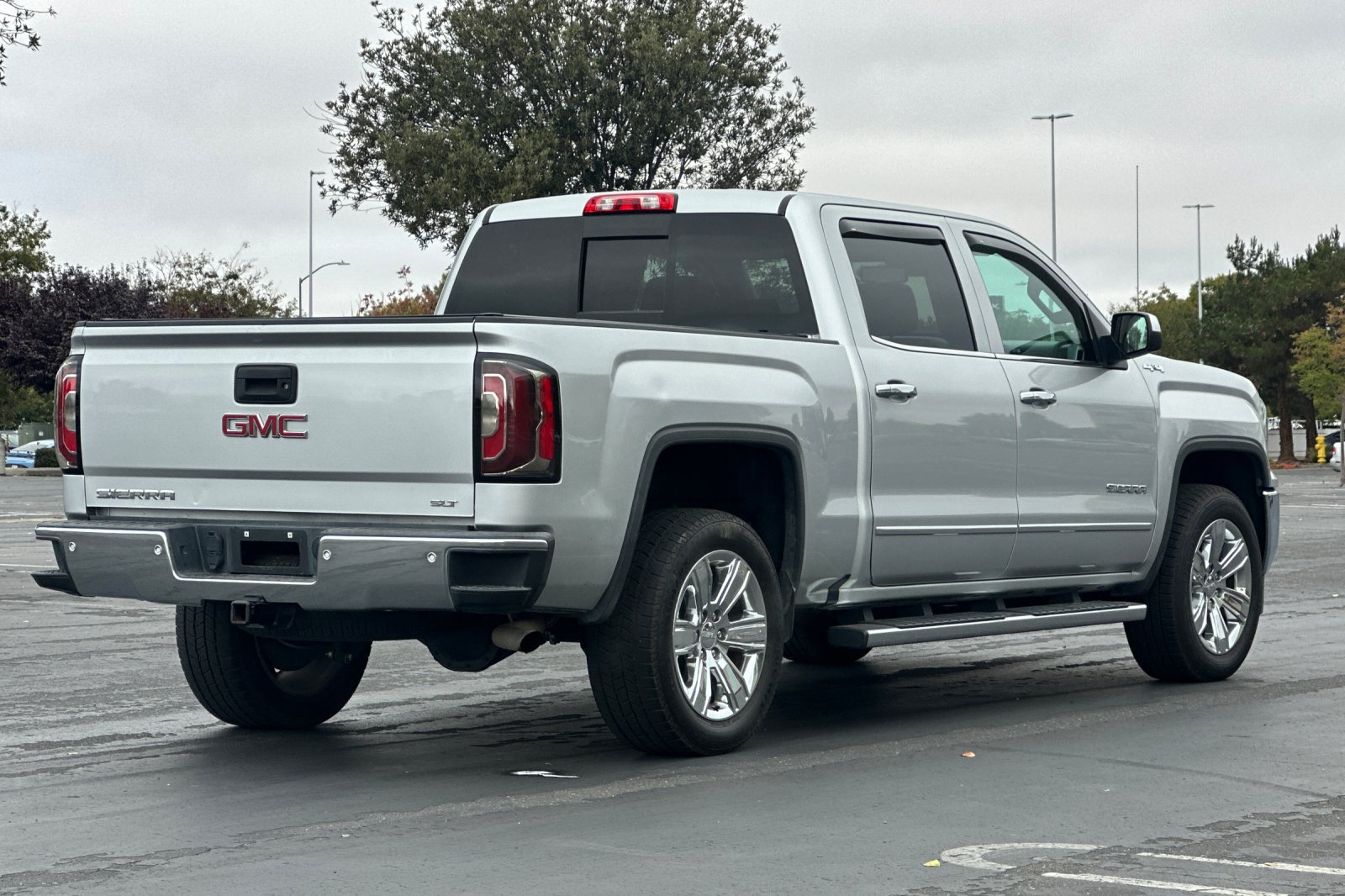 Used 2018 GMC Sierra 1500 SLT AWD/4WD image 4