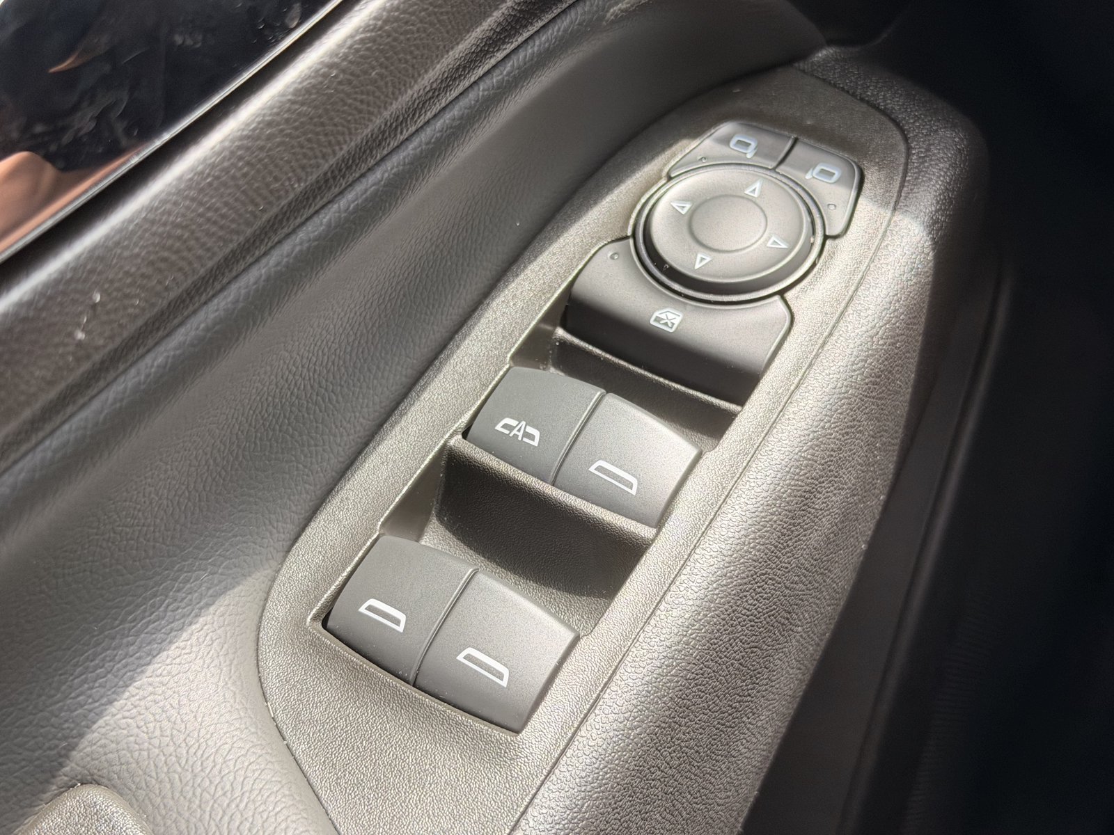Used 2024 Chevrolet Equinox LT AWD/4WD image 18